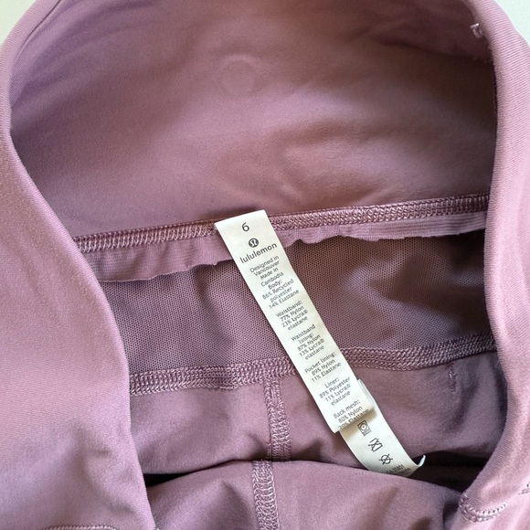 Lululemon shorts - Picture 4 of 4